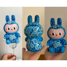 Роспись игрушки Лабубу с видом на Неву от Артвайбс (2025-12-20)