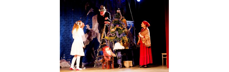 Спектакль Самый детский праздник Борис Ганаго Рождественский спектакль для семейного просмотра интермедия с Дедом Морозом и Снегурочкой 6 (2026-01-04) Спектакль Самый детский праздник Борис Ганаго Рождественский спектакль для семейного просмотра интермедия с Дедом Морозом и Снегурочкой 6 (2026-01-04)