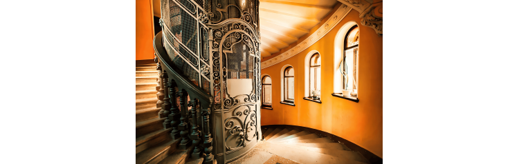 Приватный тур по старинным дворам и парадным Петербурга (2026-03-24)